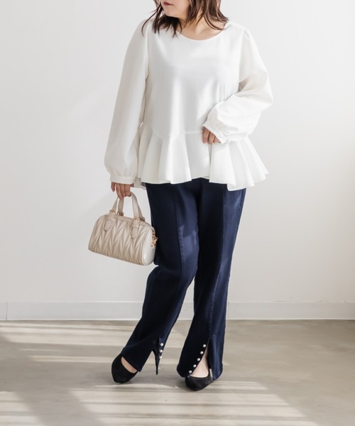 CLETTE(クレット)の「CLETTEオリジナルイレヘムペプラム長袖プルオーバー(Tシャツ/カットソー・レディース・オフホワイト/ブラック・LL/3L/4L)」の7枚目の写真