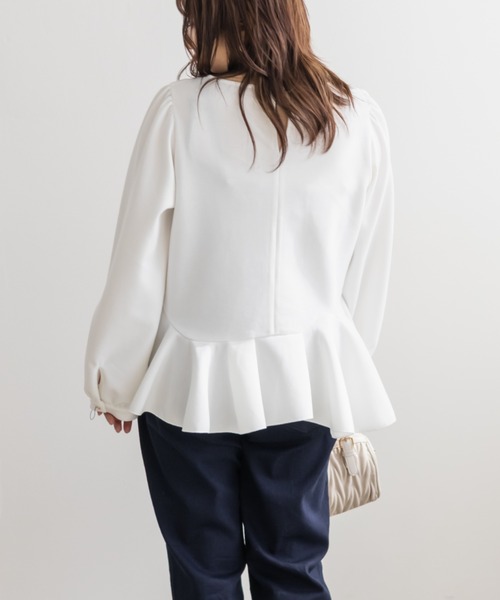 CLETTE(クレット)の「CLETTEオリジナルイレヘムペプラム長袖プルオーバー(Tシャツ/カットソー・レディース・オフホワイト/ブラック・LL/3L/4L)」の5枚目の写真