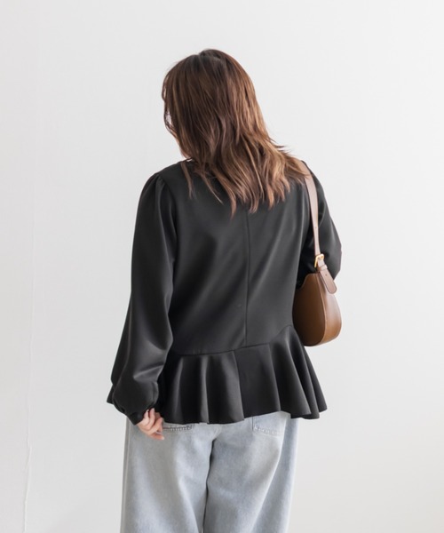 CLETTE(クレット)の「CLETTEオリジナルイレヘムペプラム長袖プルオーバー(Tシャツ/カットソー・レディース・オフホワイト/ブラック・LL/3L/4L)」の14枚目の写真