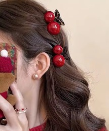 ammy.（エイミードット）の「【 ammy. / エイミードット 】 チェリー モチーフ ヘアクリップ / バンスクリップ（バレッタ/ヘアクリップ）」