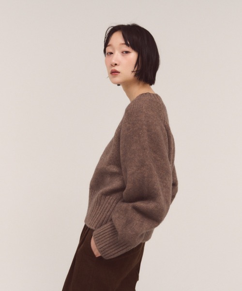 FMiBL（ファミル）の「ソフトラウンドニット（ニット/セーター・レディース・オフホワイト/ブラック/ブラウン・FREE）」の13枚目の写真