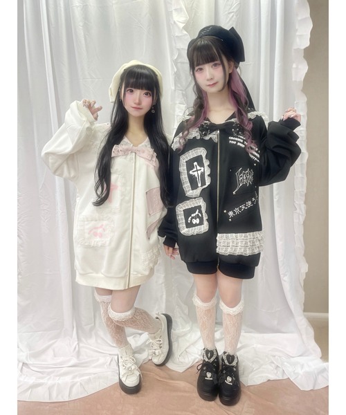 Jamie エーエヌケー（ジェイミーエーエヌケー）の「ゴシックリメイクJK制服ジャージ（パーカー・レディース・ブラック/ホワイト・M）」の4枚目の写真