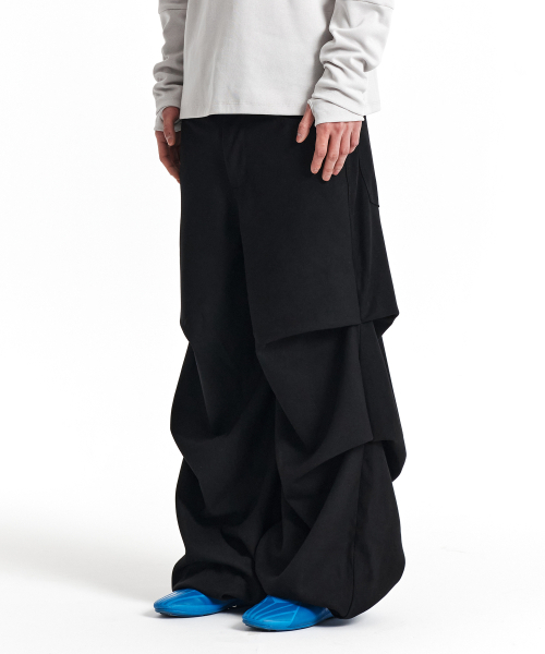 KICHUL(キチョル)の「Side Tuck Peach Skin Balloon Pants (Black)(その他パンツ・メンズ・その他・X-SMALL/SMALL/MEDIUM/LARGE)」の2枚目の写真