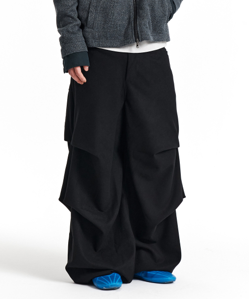 KICHUL(キチョル)の「Side Tuck Peach Skin Balloon Pants (Black)(その他パンツ・メンズ・その他・X-SMALL/SMALL/MEDIUM/LARGE)」の4枚目の写真