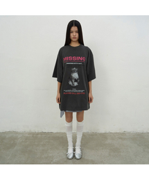 LCDC TM（エルシーディーシーティーエム）の「KAT PRINT MINI DRESS (DARK GREY)（Tシャツ/カットソー）」