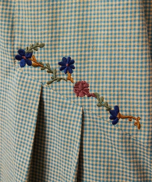 Jocomomola(ホコモモラ)の「Flor pequena チェックフラワー刺繍ワンピース(ワンピース・レディース・グリーン/ライトピンク・40)」の20枚目の写真