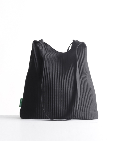GREEN STUFF(グリーンスタッフ)の「boxy bag 53 - pleats black(エコバッグ/サブバッグ・レディース・その他・FREE)」の4枚目の写真