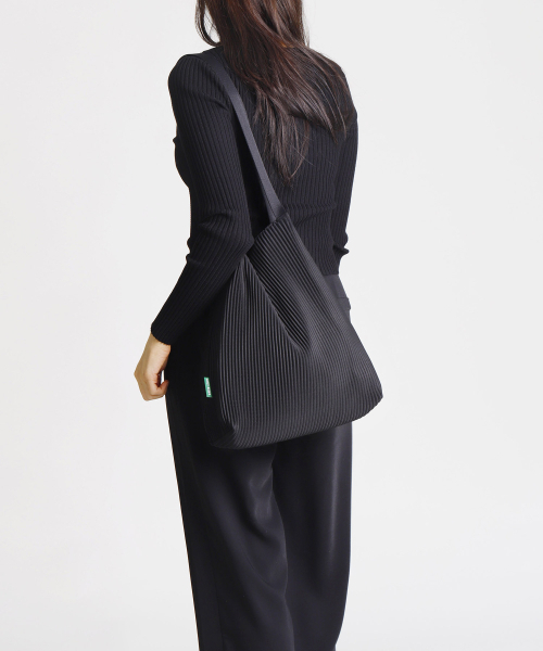 GREEN STUFF(グリーンスタッフ)の「boxy bag 53 - pleats black(エコバッグ/サブバッグ・レディース・その他・FREE)」の5枚目の写真
