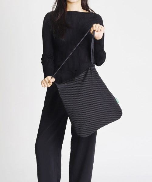 GREEN STUFF(グリーンスタッフ)の「boxy bag 53 - pleats black(エコバッグ/サブバッグ・レディース・その他・FREE)」の6枚目の写真