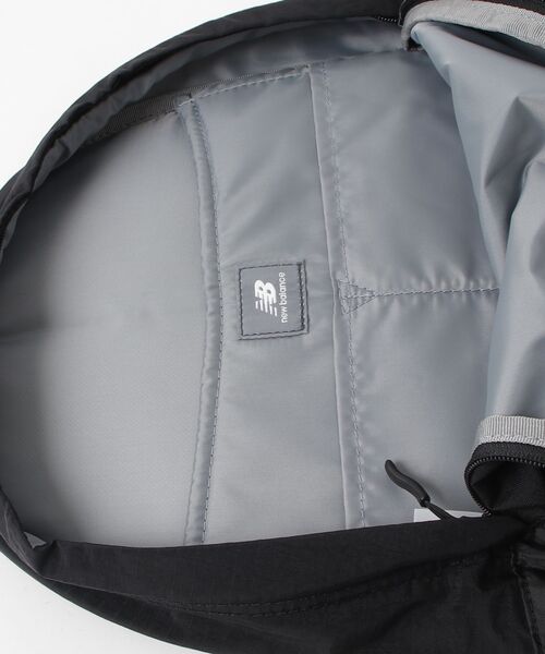NEW BALANCE（ニューバランス）の「NewBalance デイパック 15L（バックパック/リュック・メンズ・ブラック・FREE）」の14枚目の写真