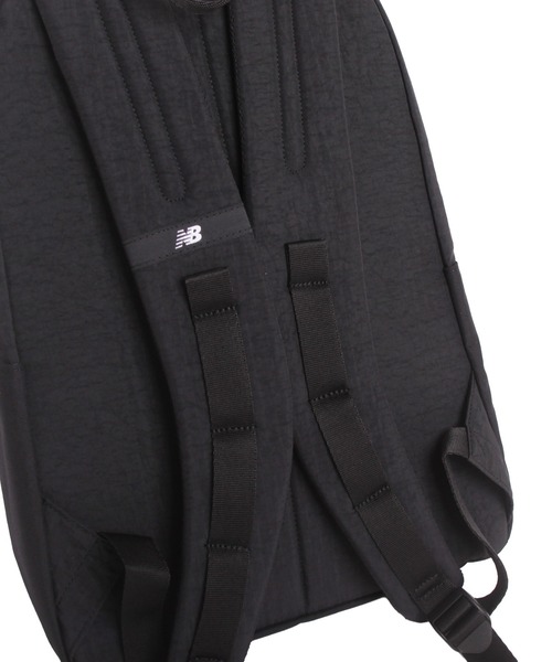 NEW BALANCE（ニューバランス）の「NewBalance デイパック 15L（バックパック/リュック・メンズ・ブラック・FREE）」の5枚目の写真