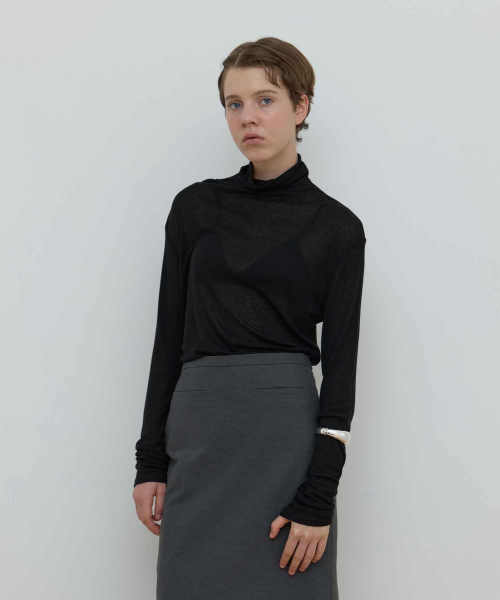 Majournee(マジョネ)の「BASIC TURTLE NECK TOP_BLACK(Tシャツ/カットソー・レディース・その他・FREE)」の1枚目の写真