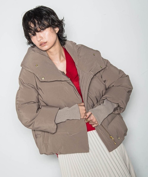 MAYSON GREY(メイソングレイ)の「袖口リブシームレスダウンジャケット(ダウンジャケット/コート・レディース・オフホワイト/ブラウン/ブラック・M/L)」の1枚目の写真