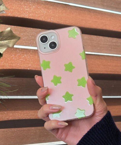 Loco Ocean(ロコオーシャン)の「チェック柄スター ポップ総柄 星 / スマホカバー iPhoneケース ( 12 / 13 / 14 / 15 / 16 / 17 )(スマホケース/カバー・レディース・ピンク/イエロー・iPhone 16/iPhone 15/iPhone 13/14/iPhone 12)」の1枚目の写真