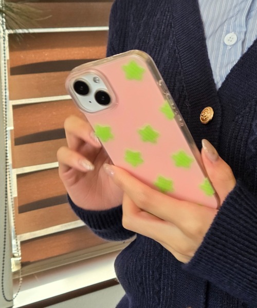 Loco Ocean(ロコオーシャン)の「チェック柄スター ポップ総柄 星 / スマホカバー iPhoneケース ( 12 / 13 / 14 / 15 / 16 / 17 )(スマホケース/カバー・レディース・ピンク/イエロー・iPhone 16/iPhone 15/iPhone 13/14/iPhone 12)」の12枚目の写真