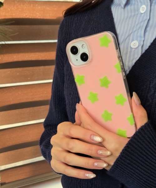 Loco Ocean(ロコオーシャン)の「チェック柄スター ポップ総柄 星 / スマホカバー iPhoneケース ( 12 / 13 / 14 / 15 / 16 / 17 )(スマホケース/カバー・レディース・ピンク/イエロー・iPhone 16/iPhone 15/iPhone 13/14/iPhone 12)」の13枚目の写真