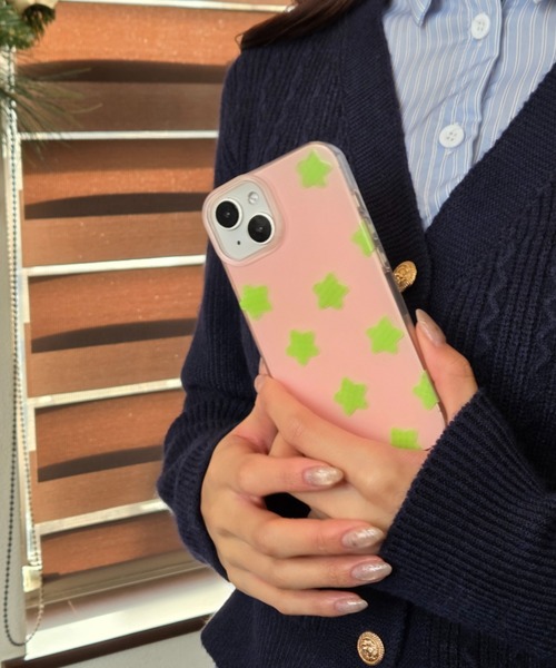 Loco Ocean(ロコオーシャン)の「チェック柄スター ポップ総柄 星 / スマホカバー iPhoneケース ( 12 / 13 / 14 / 15 / 16 / 17 )(スマホケース/カバー・レディース・ピンク/イエロー・iPhone 16/iPhone 15/iPhone 13/14/iPhone 12)」の14枚目の写真