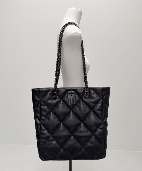 me+em select(ミームセレクト)の「【 A4収納可 】キルティングスクエアチェーンバッグ/ quilted Square Chain Bag(ショルダーバッグ・レディース・アイボリー/ブラック・FREE)」の15枚目の写真