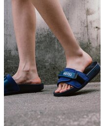 MO SPORTS（モースポーツ）の「モホテルネイビー（リカバリースリッパ）（サンダル）」