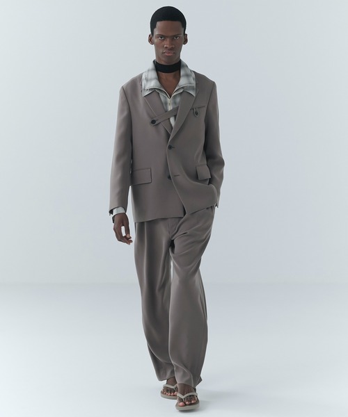 CULLNI(クルニ)の「Dry Double Cloth 3Tuck Semi Wide Pant(スラックス・メンズ・ネイビー/ダークブラウン/アッシュブラウン/ブラック・2/1/0)」の6枚目の写真