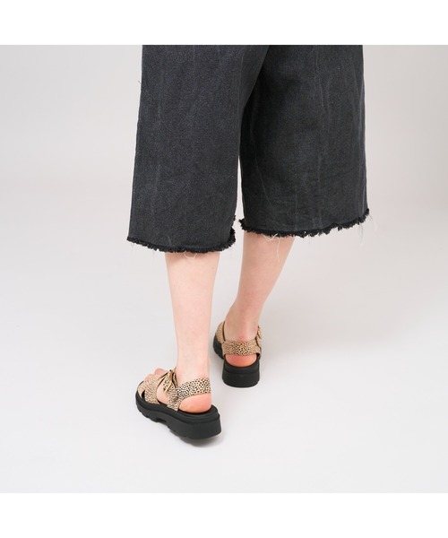 Clarks(クラークス)の「Orinoco3 Cross / オリノコ3クロス (アニマルプリント)(サンダル・レディース・アニマル・UK6/UK5.5/UK5/UK4.5/UK4/UK3.5/UK3)」の16枚目の写真