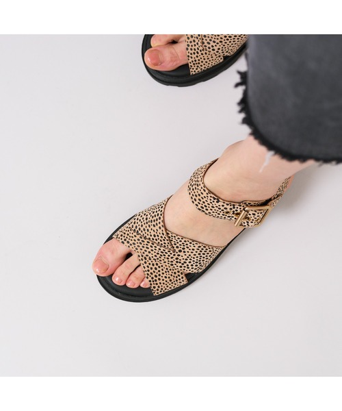 Clarks(クラークス)の「Orinoco3 Cross / オリノコ3クロス (アニマルプリント)(サンダル・レディース・アニマル・UK6/UK5.5/UK5/UK4.5/UK4/UK3.5/UK3)」の17枚目の写真