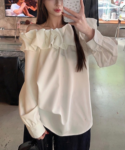 Nia（ニア）の「Nia(ニア)/フリルオフショルブラウス（シャツ/ブラウス・レディース・ホワイト・LARGE/MEDIUM/SMALL）」の2枚目の写真