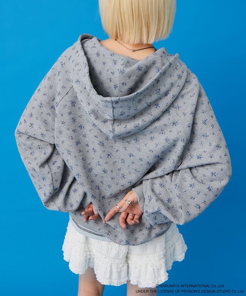 w closet（ダブルクローゼット）の「【ANGEL BLUE】ナカムラくん花柄ワッフルパーカー（パーカー・レディース・ピンク/グレー・FREE）」の5枚目の写真