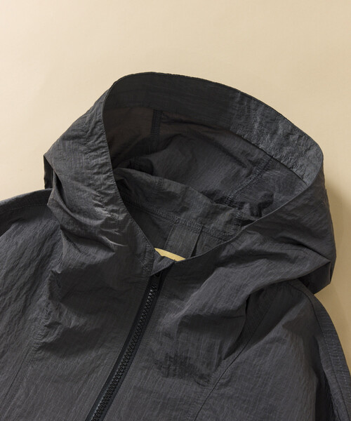 FREAK'S STORE（フリークスストア）の「アウトドア リップストップ ナイロン ワンポイントロゴ ジップアップパーカー ショーツ バッグ 3Pセット/セットアップ（ナイロンジャケット・メンズ・ワインレッド/ブラック/チャコールグレー/その他9/オレンジ・SMALL/LARGE/MEDIUM）」の7枚目の写真