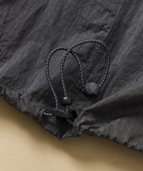 FREAK'S STORE（フリークスストア）の「アウトドア リップストップ ナイロン ワンポイントロゴ ジップアップパーカー ショーツ バッグ 3Pセット/セットアップ（ナイロンジャケット・メンズ・ワインレッド/ブラック/チャコールグレー/その他9/オレンジ・SMALL/LARGE/MEDIUM）」の16枚目の写真