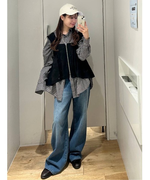 JEANASIS（ジーナシス）の「シャーリングギャザーZIP NS/659556（ベスト・レディース・ブラック/オフホワイト/カーキ・FREE）」の21枚目の写真