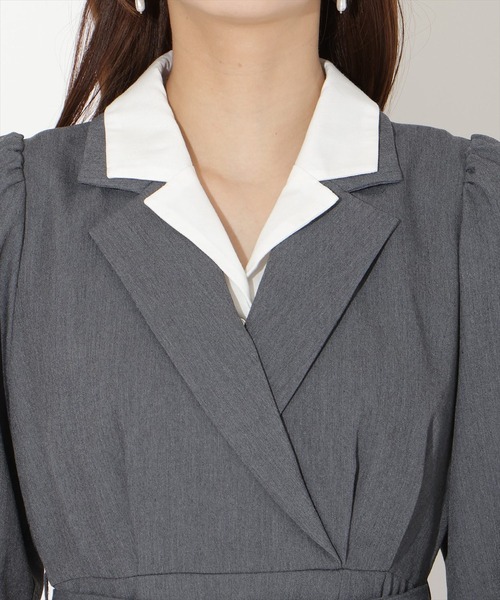 AND COUTURE(アンドクチュール)の「ダブルカラーワンピース(ワンピース・レディース・ベージュ/ライトグレー/ネイビー・SMALL/MEDIUM)」の18枚目の写真
