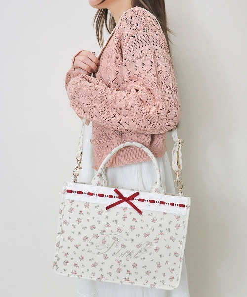 F i.n.t(フィント)の「はしごリボン小花柄トートバッグ(トートバッグ・レディース・ライトブルー/レッド・FREE)」の4枚目の写真