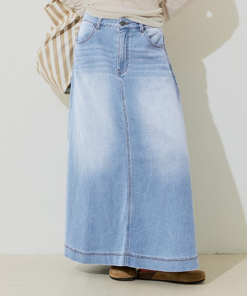 coca（coca）（コカ）の「カットデニムマキシ丈スカート（デニムスカート・レディース・ライトブルー/ブルー・L/S）」の2枚目の写真