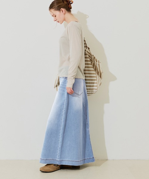 coca（coca）（コカ）の「カットデニムマキシ丈スカート（デニムスカート・レディース・ライトブルー/ブルー・L/S）」の4枚目の写真
