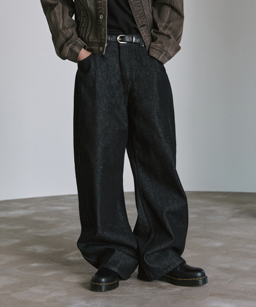 P.IN.O(ピインオ)の「ノンフェイド生地カーブドデニム - ブラック(デニムパンツ・メンズ・その他・MEDIUM/LARGE/SMALL/X-LARGE)」の2枚目の写真