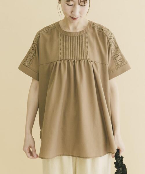 ITEMS URBANRESEARCH(アイテムズ アーバンリサーチ)の「ピンタックレースブラウス(シャツ/ブラウス・レディース・ブラック/ライトブルー/キャメル/オフホワイト・FREE)」の17枚目の写真