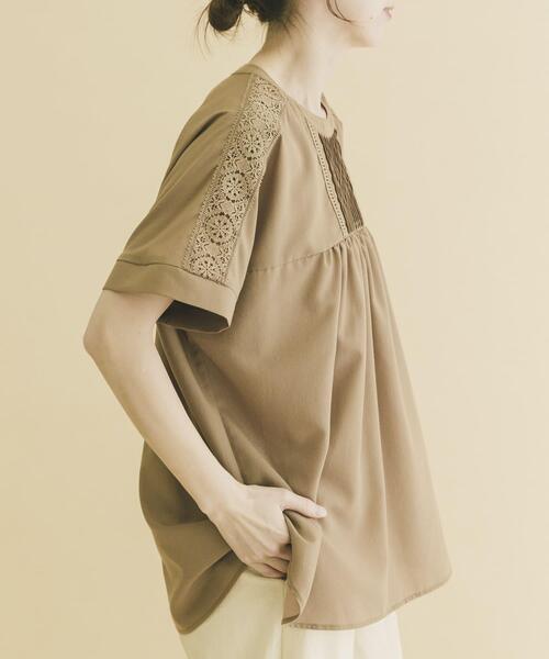 ITEMS URBANRESEARCH(アイテムズ アーバンリサーチ)の「ピンタックレースブラウス(シャツ/ブラウス・レディース・ブラック/ライトブルー/キャメル/オフホワイト・FREE)」の18枚目の写真