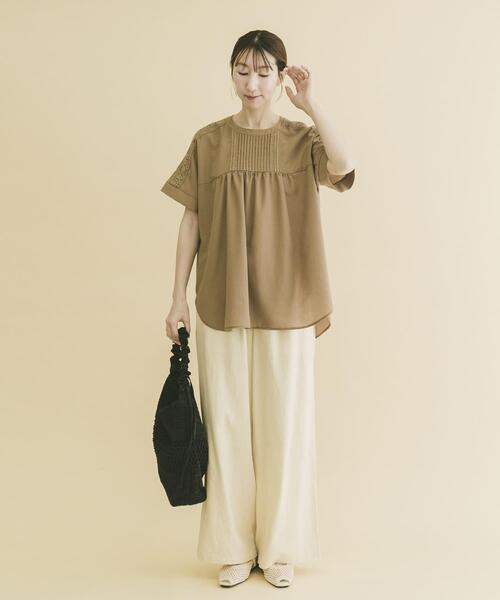 ITEMS URBANRESEARCH(アイテムズ アーバンリサーチ)の「ピンタックレースブラウス(シャツ/ブラウス・レディース・ブラック/ライトブルー/キャメル/オフホワイト・FREE)」の6枚目の写真