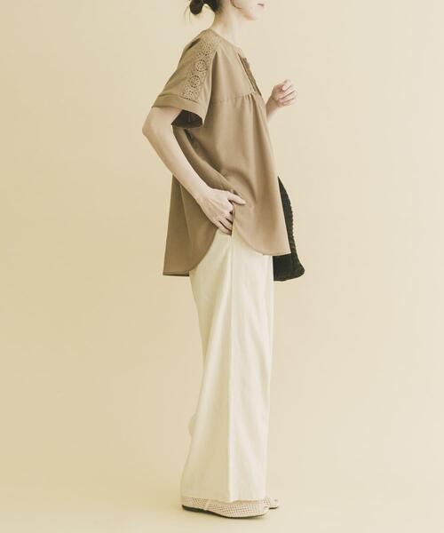 ITEMS URBANRESEARCH(アイテムズ アーバンリサーチ)の「ピンタックレースブラウス(シャツ/ブラウス・レディース・ブラック/ライトブルー/キャメル/オフホワイト・FREE)」の7枚目の写真