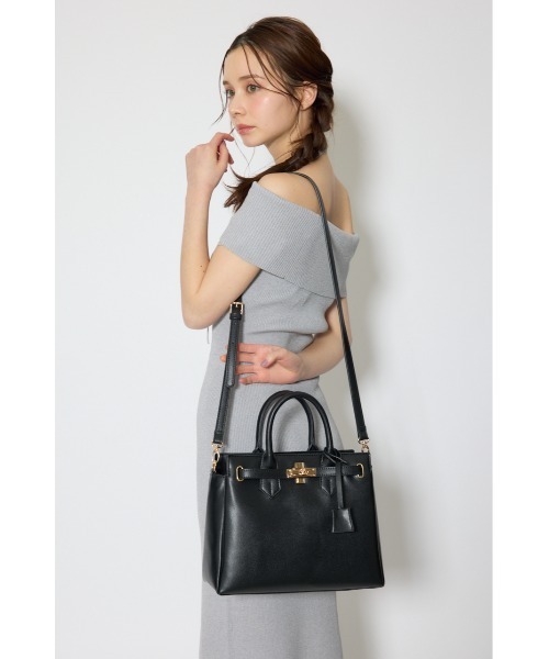 rienda（リエンダ）の「【森香澄さん着用】ベルトデザインカデナバッグ（ショルダーバッグ・レディース・ベージュ/ピンク/ライトブルー/ブラック・FREE）」の22枚目の写真