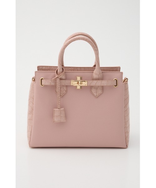 rienda（リエンダ）の「【森香澄さん着用】ベルトデザインカデナバッグ（ショルダーバッグ・レディース・ベージュ/ピンク/ライトブルー/ブラック・FREE）」の12枚目の写真