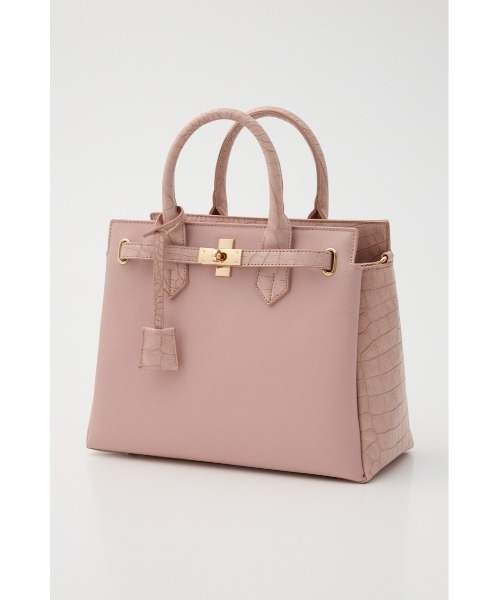 rienda（リエンダ）の「【森香澄さん着用】ベルトデザインカデナバッグ（ショルダーバッグ・レディース・ベージュ/ピンク/ライトブルー/ブラック・FREE）」の13枚目の写真