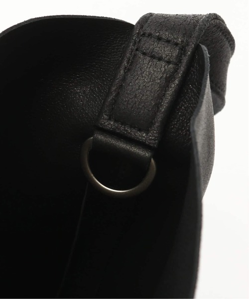 Morphee（モルフェ）の「MORPHEE(モルフェ) SQUARE SHOULDER ナッパレザー（ショルダーバッグ・メンズ・ブラック・FREE）」の2枚目の写真
