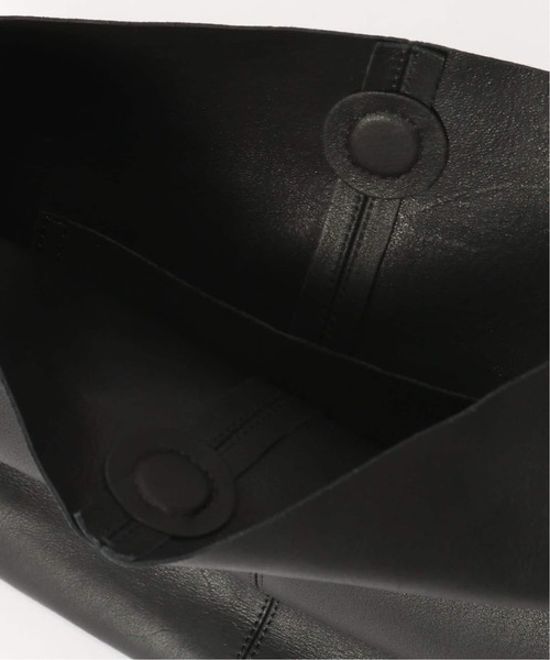 Morphee（モルフェ）の「MORPHEE(モルフェ) SQUARE SHOULDER ナッパレザー（ショルダーバッグ・メンズ・ブラック・FREE）」の3枚目の写真