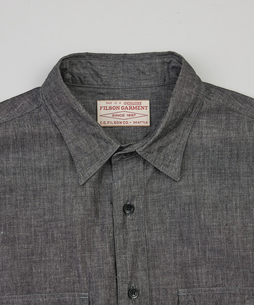 FILSON(フィルソン)の「FILSON/フィルソン 【Japan Exclusive】Chambray Work Shirt Black Pigment Produced by 金子恵治(シャツ/ブラウス・メンズ・ブラック・X-LARGE/LARGE/MEDIUM/SMALL)」の2枚目の写真