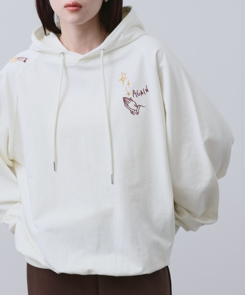 NAVY（ネイビー）の「【NAVY】飛び刺繍 コットン ミニ裏毛 ラグラン プルオーバーパーカー（パーカー・レディース・杢グレー/オフホワイト/グリーン系その他/オートミール・FREE）」の11枚目の写真