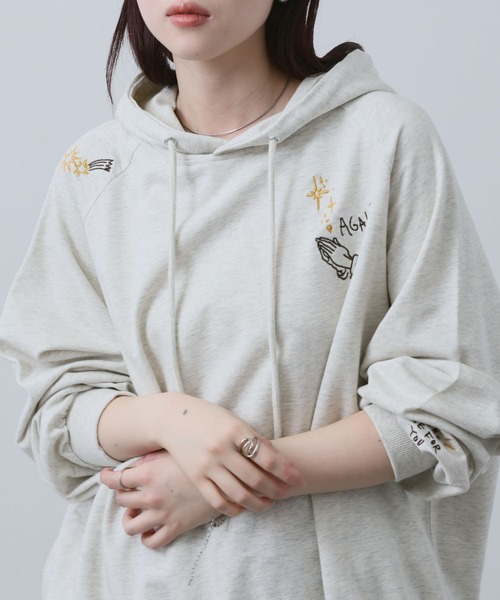 NAVY（ネイビー）の「【NAVY】飛び刺繍 コットン ミニ裏毛 ラグラン プルオーバーパーカー（パーカー・レディース・杢グレー/オフホワイト/グリーン系その他/オートミール・FREE）」の18枚目の写真