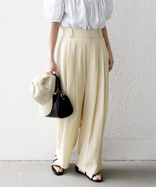 SHIPS any(シップス エニィ)の「SHIPS any:〈洗濯機可能〉リネンミックス 2タック テーパード パンツ(その他パンツ・レディース・クリーム/ダークオリーブ・38/36)」の9枚目の写真