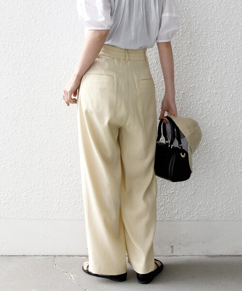 SHIPS any(シップス エニィ)の「SHIPS any:〈洗濯機可能〉リネンミックス 2タック テーパード パンツ(その他パンツ・レディース・クリーム/ダークオリーブ・38/36)」の11枚目の写真